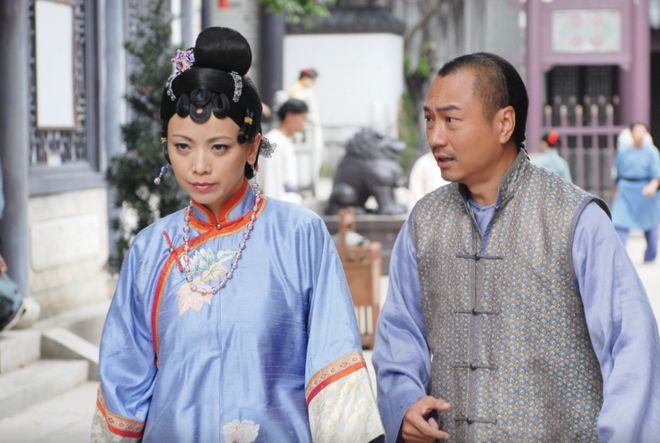 61岁黎耀祥近况曝光！眉毛几乎消失，为陈凯琳《浪姐7》飞7小时助阵