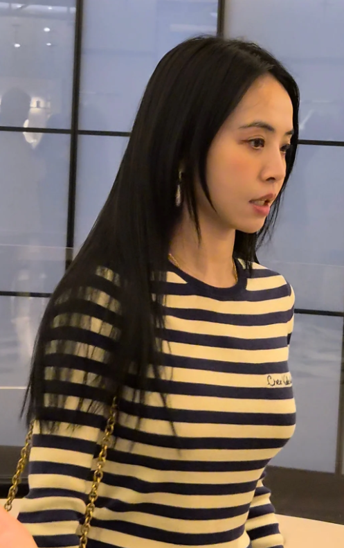 巴黎这一夜，蔡依林逆生长美绝了，周也扛住镜头，却被周迅惊艳！