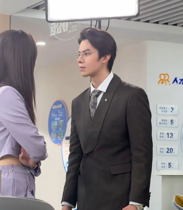 31岁TVB男星内地剧担正男主角亲解成功原因,承认收入比香港挣得多