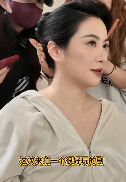 选美冠军又是学霸，才貌双全却至今未婚，46岁她转战新赛道又火了