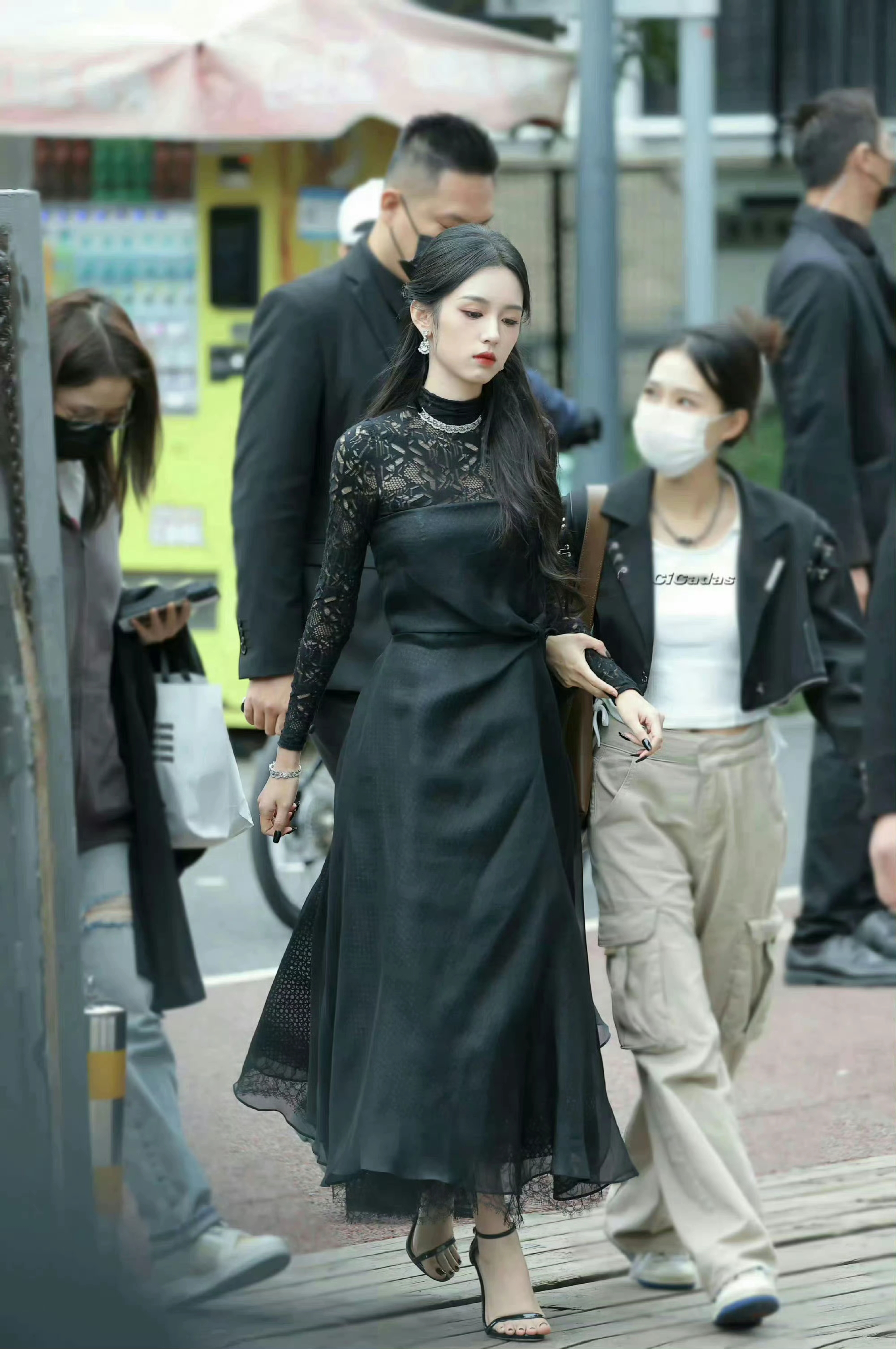 周也 清冷感与甜美感交织