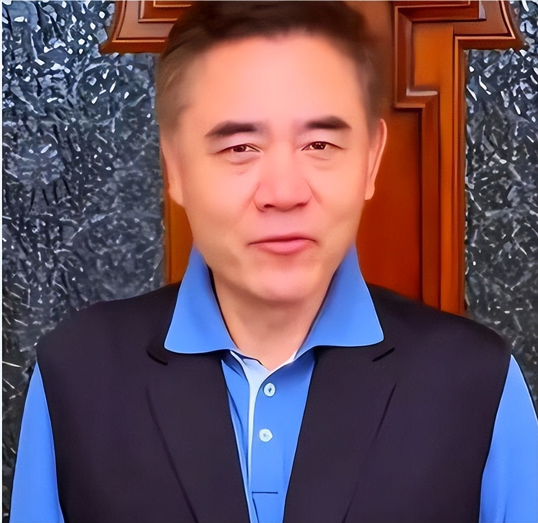 陈宝国近况令人揪心！发福显老像80岁，独子43岁不结婚是唯一心病