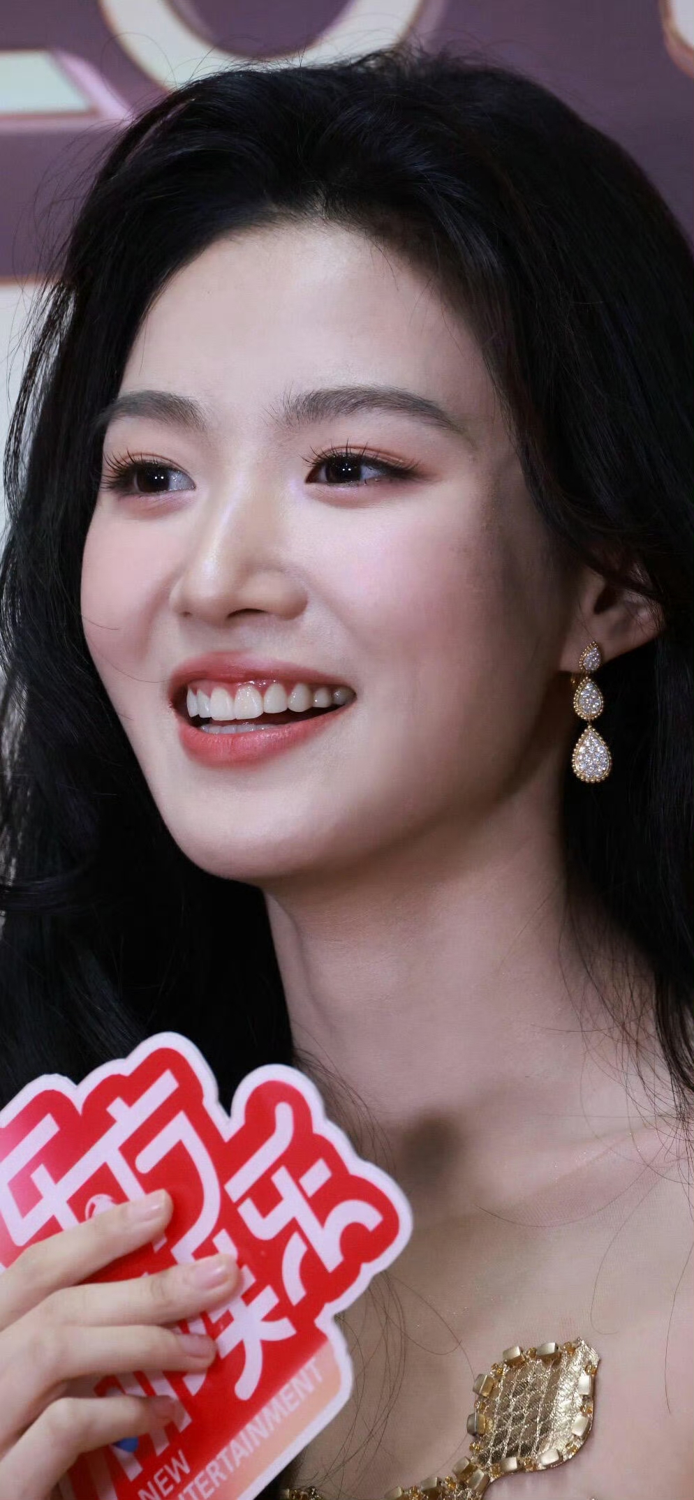 卢昱晓 这一笑 整个世界都亮了 ???