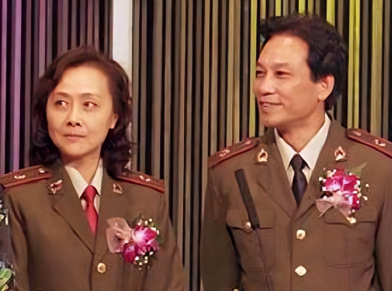 原来他们是夫妻，都是知名演员，在上海相守42年，儿子已是大导演