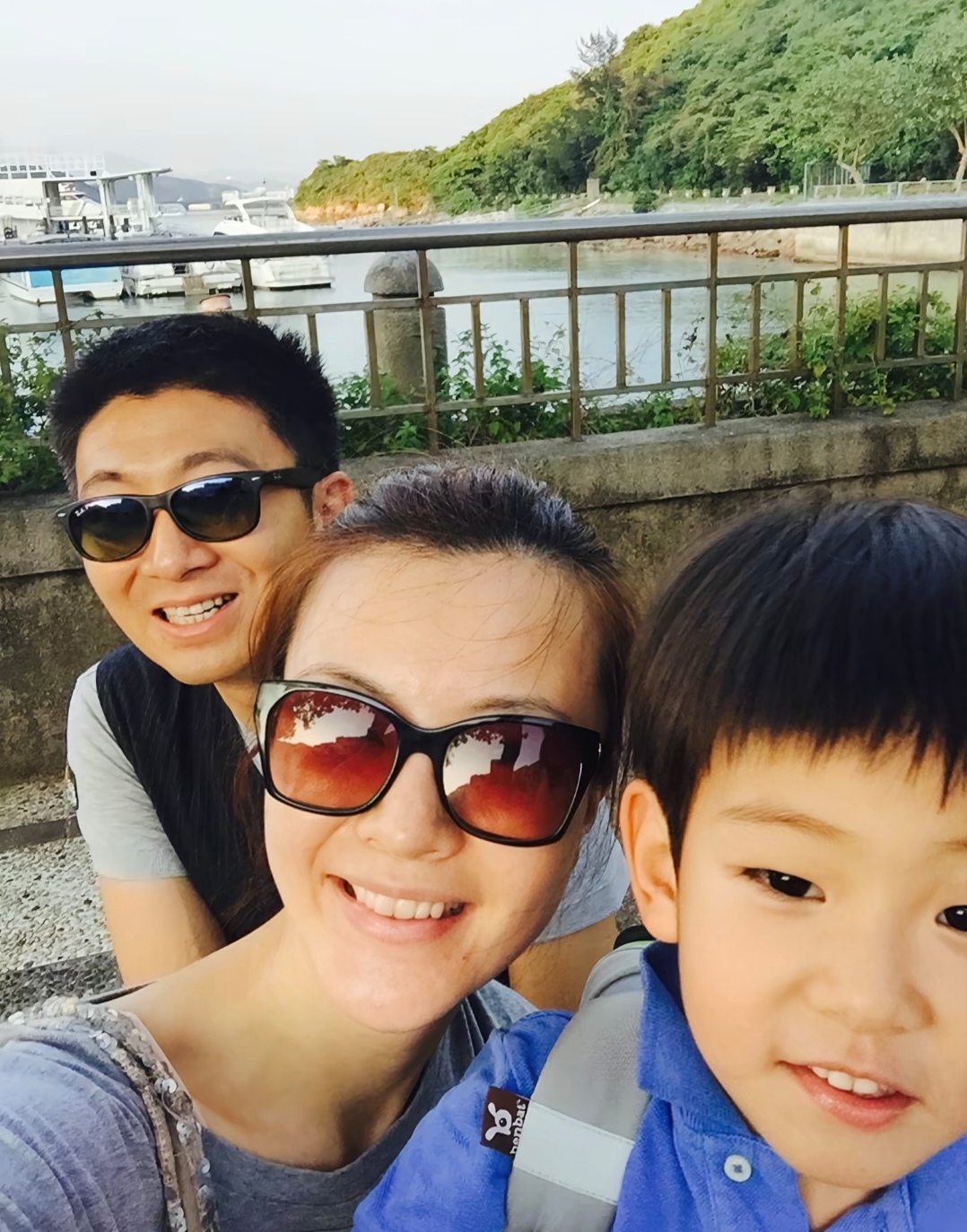 刘孜儿子15岁生日晒全家福，评论区回应曾逼得妈妈进山修行一事