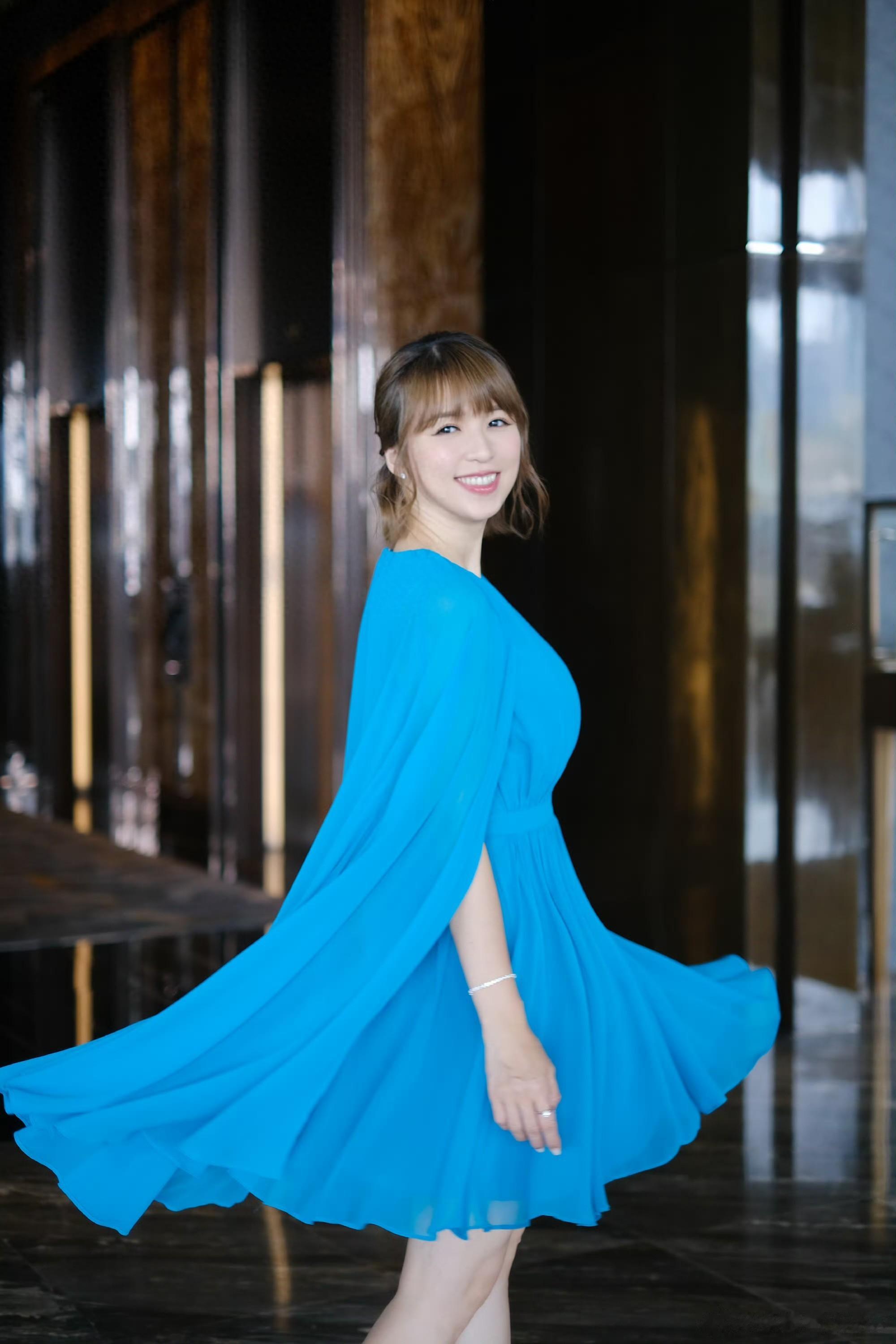 TVB前女星一家四口北京旅行！爬长城合影留念，生两子身材未走样