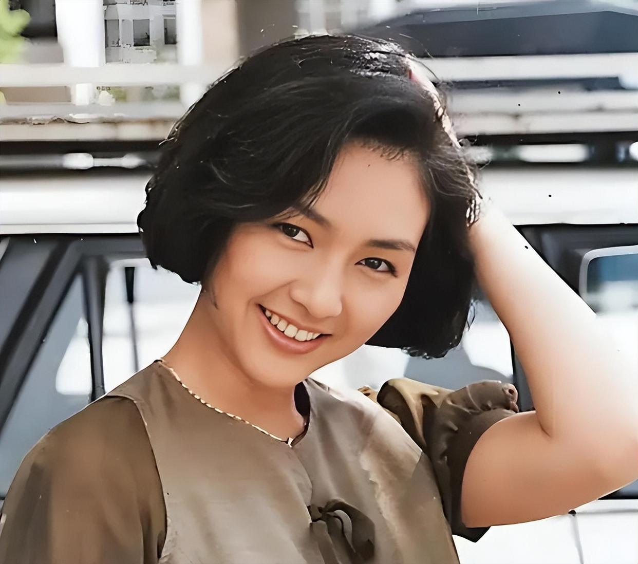 原来这位美女演员早已离世，51岁胃癌而亡，折磨到只有45斤