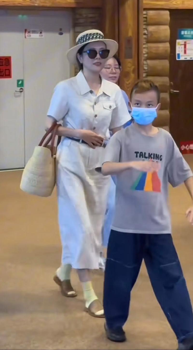 杨乐乐：投资被骗，事业荒废，孩子难带，倒霉事都让她赶上了？