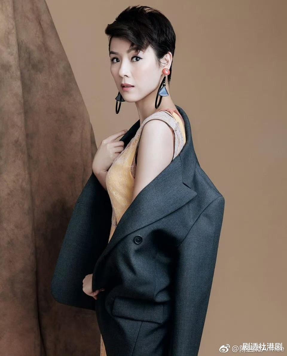 TVB前港姐冠军晒近况！被质疑戴假发片，网民称拉低其颜值