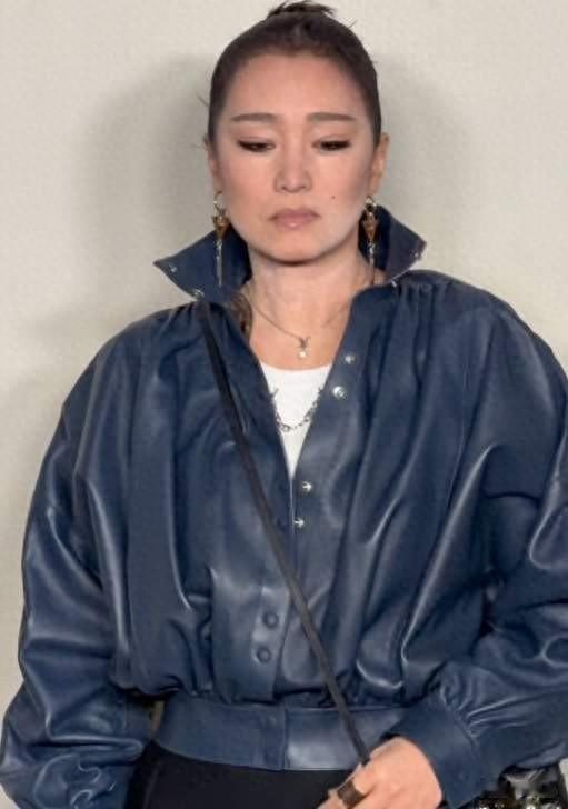 北京这一晚，周冬雨重回颜值巅峰，欧阳娜娜身材离谱，巩俐秒全场