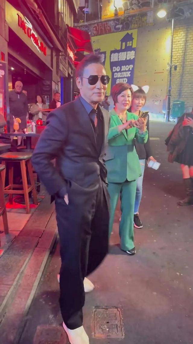 70岁影帝深夜现身兰桂坊