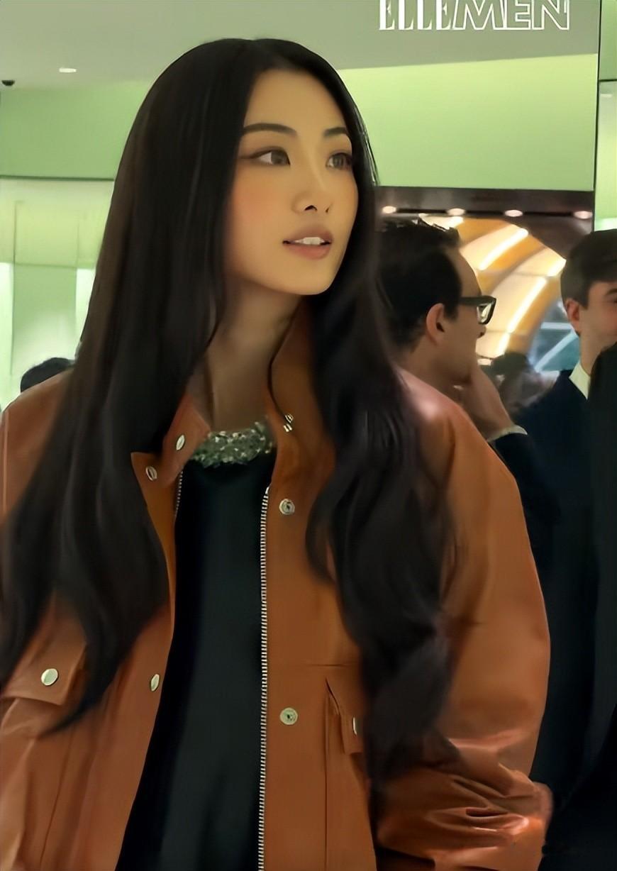 香港活动太真实！郑秀文脸肿，李现瘦成皮包骨，甘比拎51万包土气