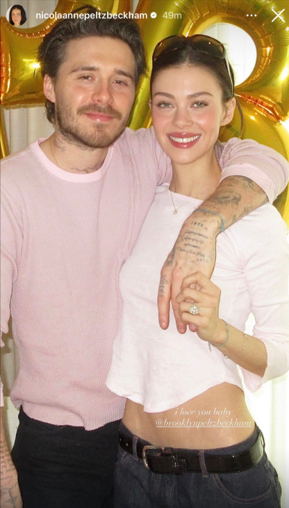 妮可拉为贝克汉姆长子庆生！布鲁克林留胡须穿粉衣，27岁状态成熟