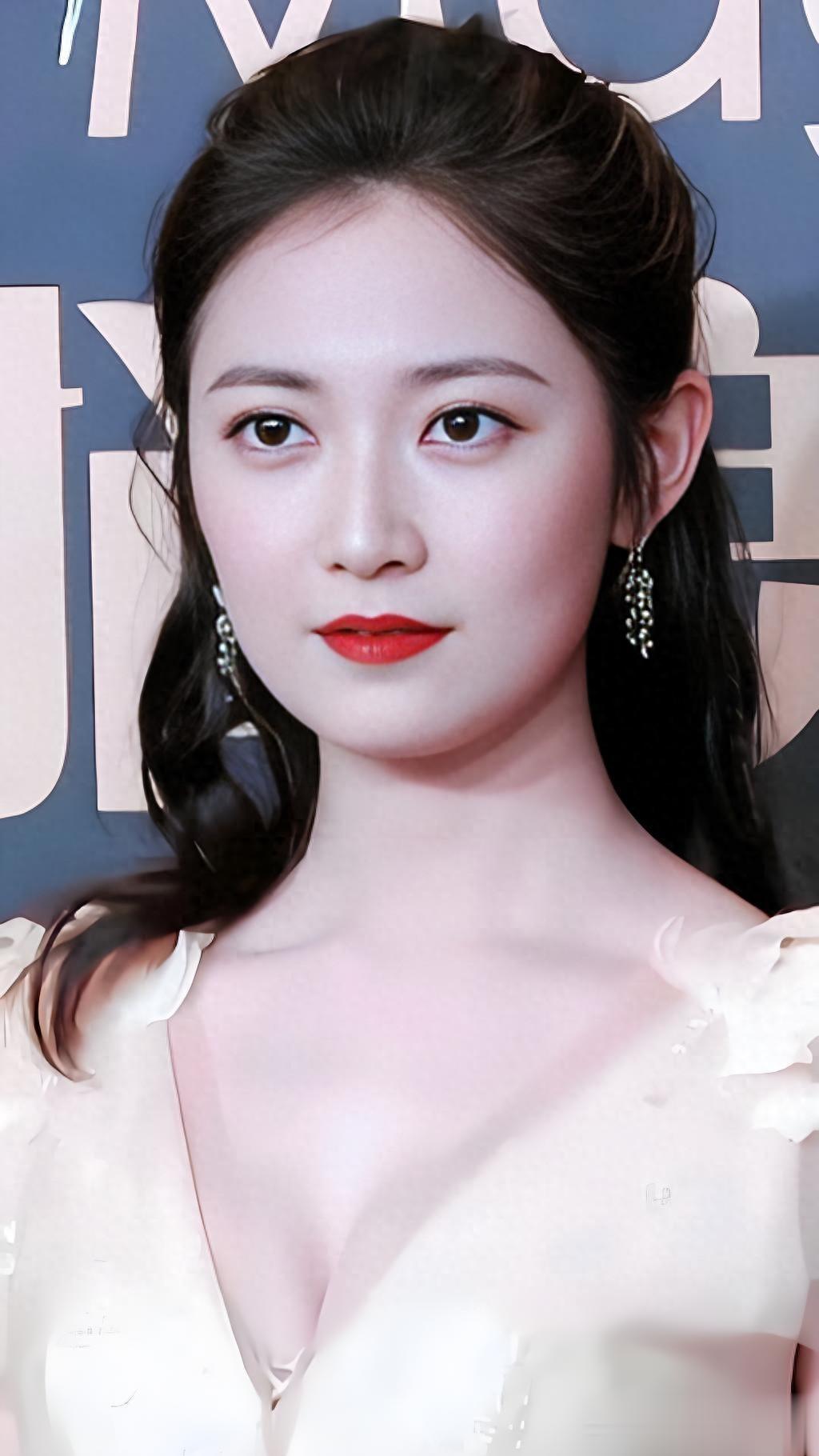 陈琪钰好美好白