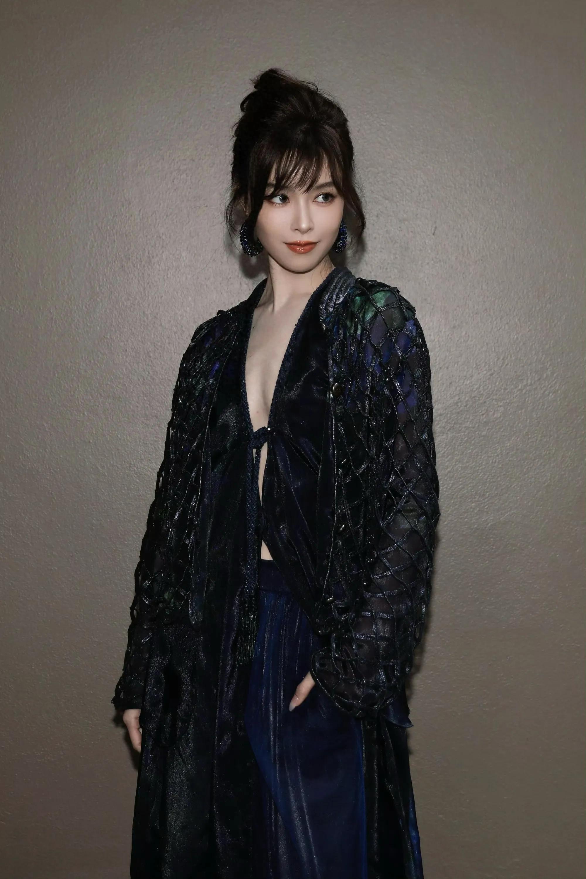 文咏珊米兰时装周造型太美了