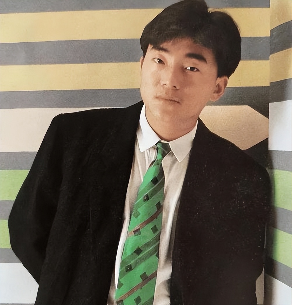 离开拒绝自己的郑裕玲，迎娶小16岁香港富婆，如今彻底变成女儿奴