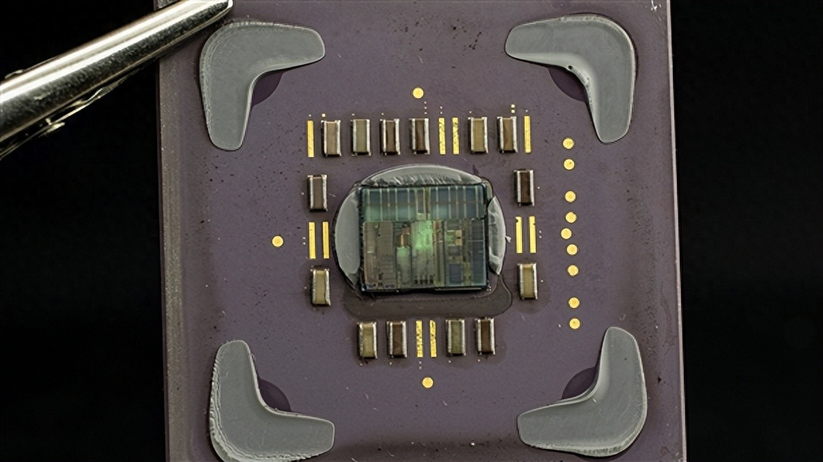 AMD CPU巔峰之作！K6-III誕生27周年：首次集成二級緩存