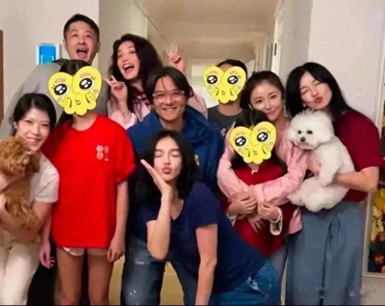 舒淇晒全家福！亲弟比她显老 豪宅奢华 冯德伦和岳父母互动亲密