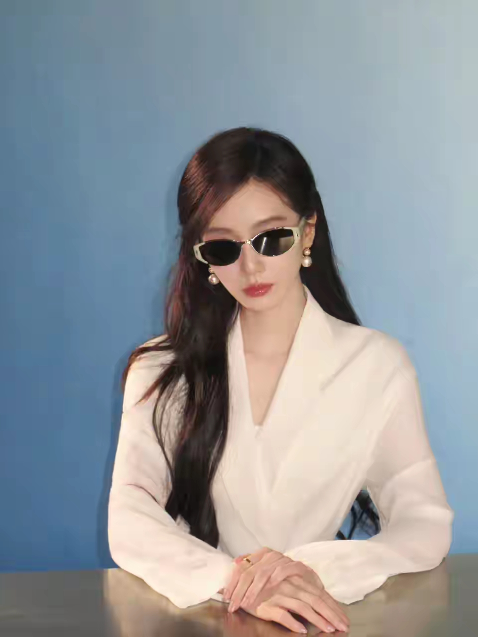 刘诗诗妇女节写真，真是明媚贵气人的大女主