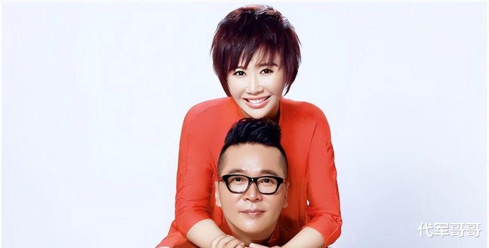 62岁李春波近况曝光！因唱《小芳》走红，如今与演员妻子低调生活