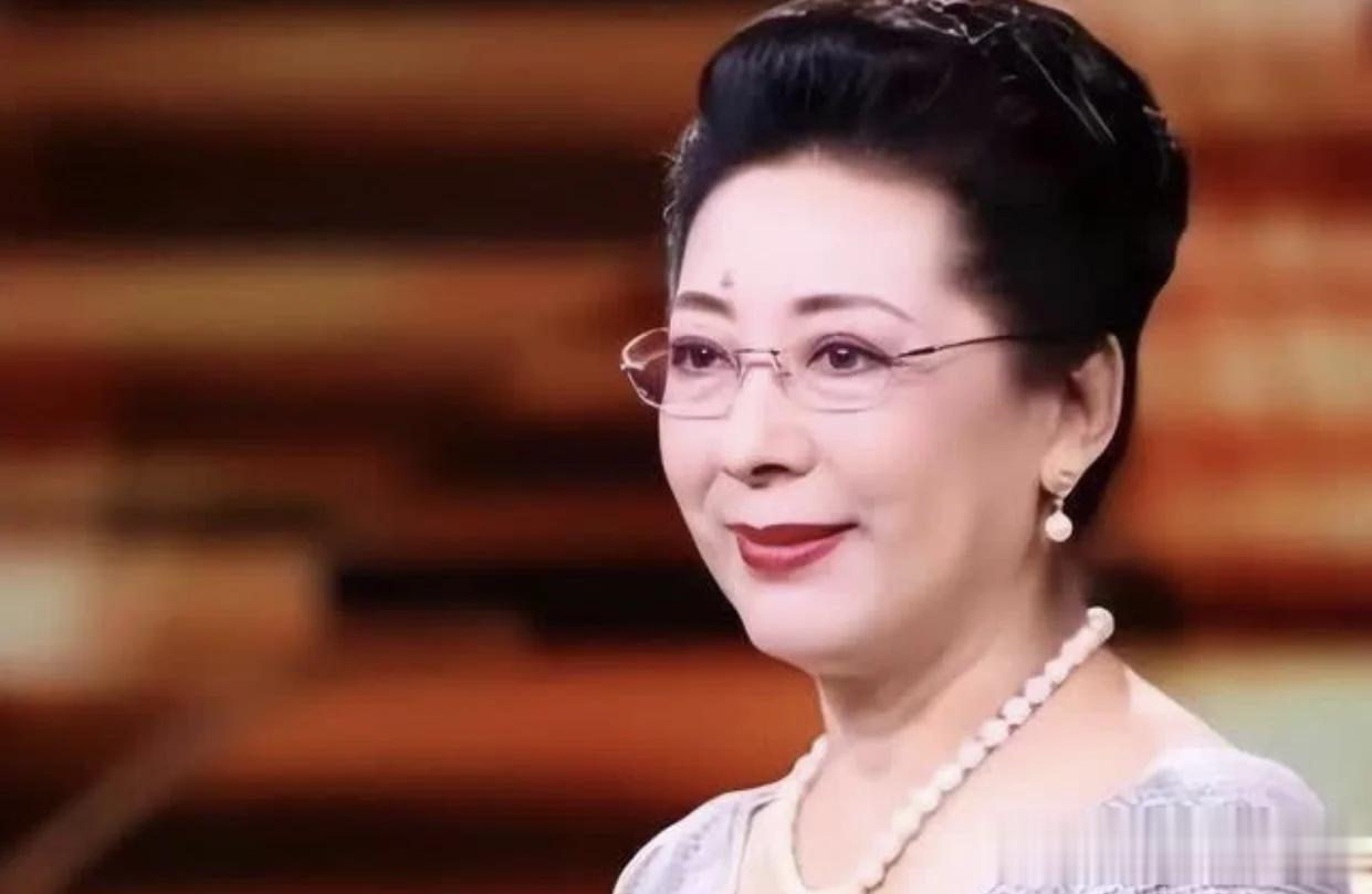 她曾是国家一级演员，遭丈夫无数次殴打，丈夫：我不过了！离婚