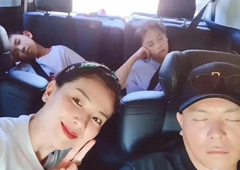 刘涛女儿17岁美出圈！王紫嫣神似妈妈，姐弟俩都超亮眼