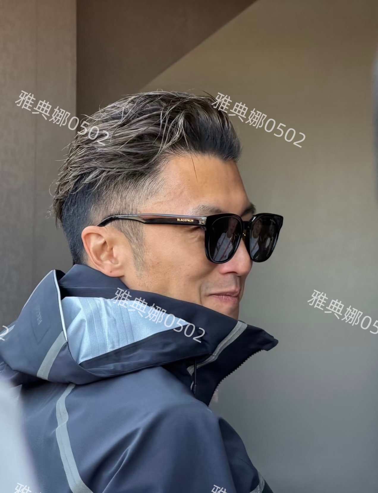 谢霆锋45了还是那样又拽又酷很帅很年轻,就是个子不高有点儿瘦小