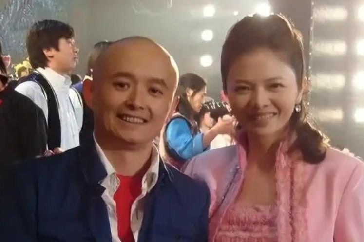 从央视一姐到无人问津，54岁胖到不敢认的文清，终是为选择买单