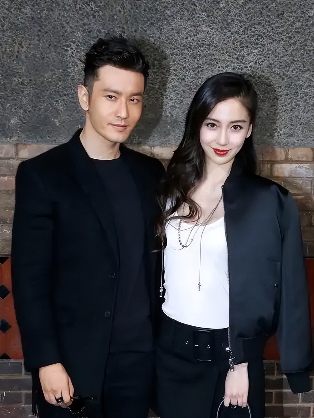 杨颖也没想到，黄晓明新加坡与女子传出绯闻，竟意外牵连自己