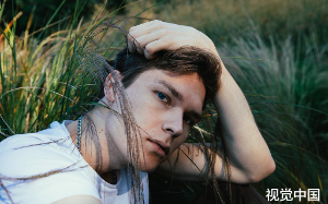 首富独女不愿意打针，医院便强行给我儿子打过敏药物给她做榜样，可我什么时候多了个儿子