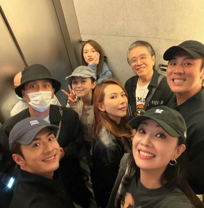 黄宗泽聚会邀蔡少芬郑希怡