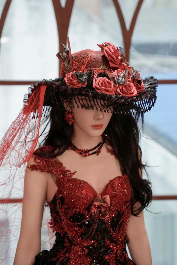 上午封神下午翻车！迪丽热巴美炸全网，剧方甩锅背骂名真相太扎心