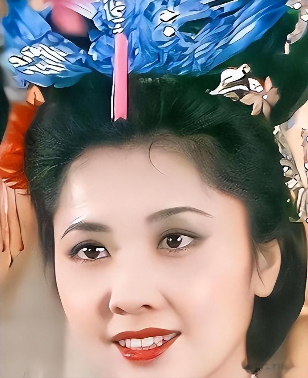 朱琳：曾红极一时，二婚嫁给普通丈夫，却因一个错误决定遗憾终生