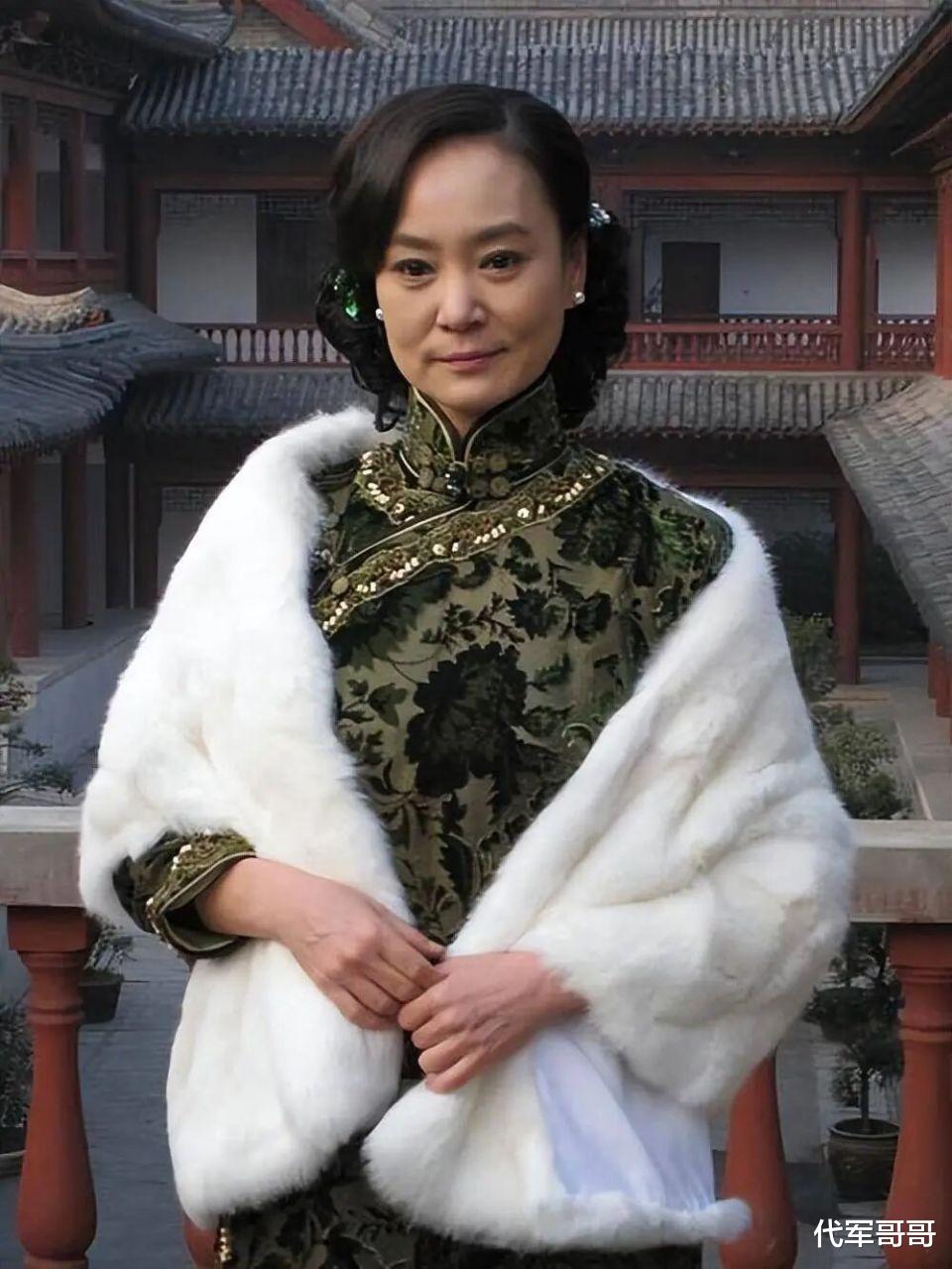 66岁刘雪华近况曝光！大13岁老公去世14年，无儿无女靠演戏消磨时光