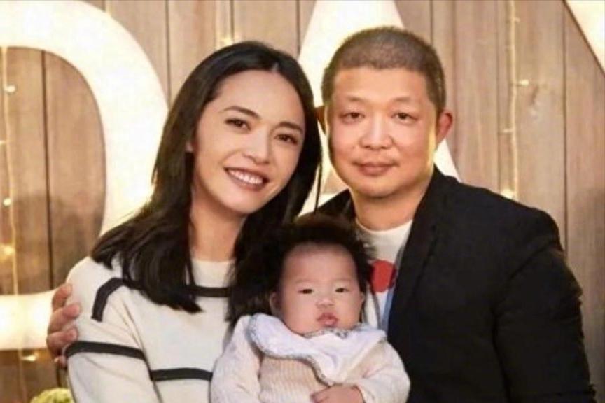 一天五个瓜！出轨离婚、婚期已定、双顶流复合，黄景瑜 鹿晗最意外