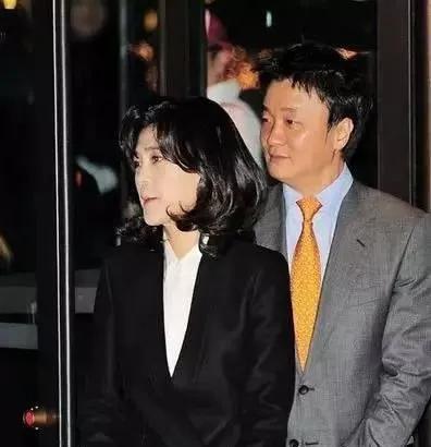 三星家族大合体！李富真挽学霸儿子现身，小公主李元珠是颜值担当