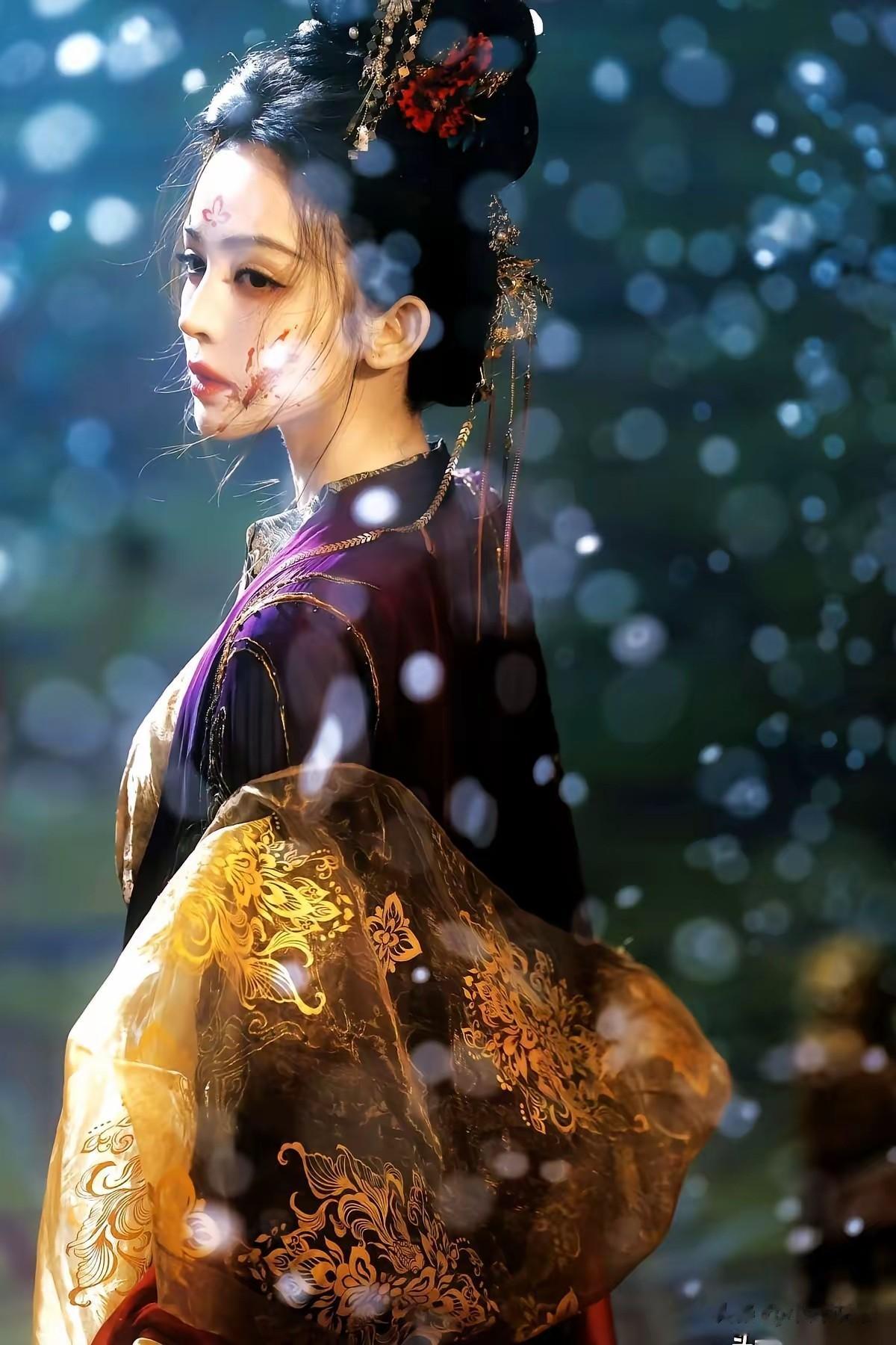 夏弃疾镜头下的热巴娜扎，又美又瘆人，难怪越看越上头！