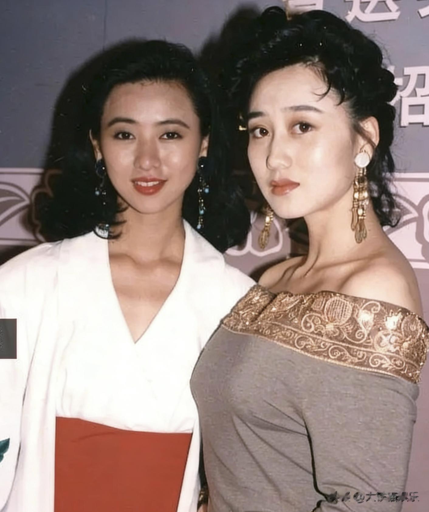 看到利智与翁虹的老合照，明白李连杰当年为啥一见钟情了，太美了