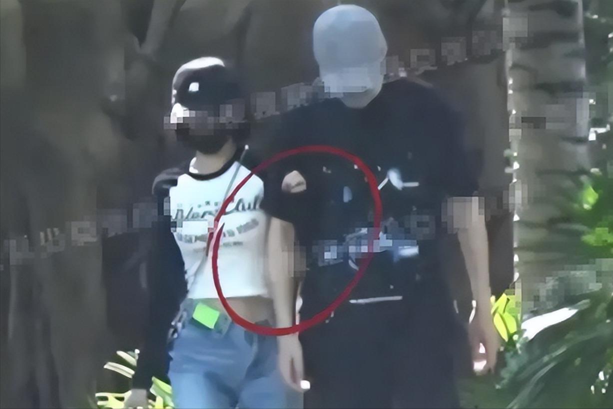 摊牌了！分手传闻两月后，秦岚手术失败，与魏大勋关系真相大白