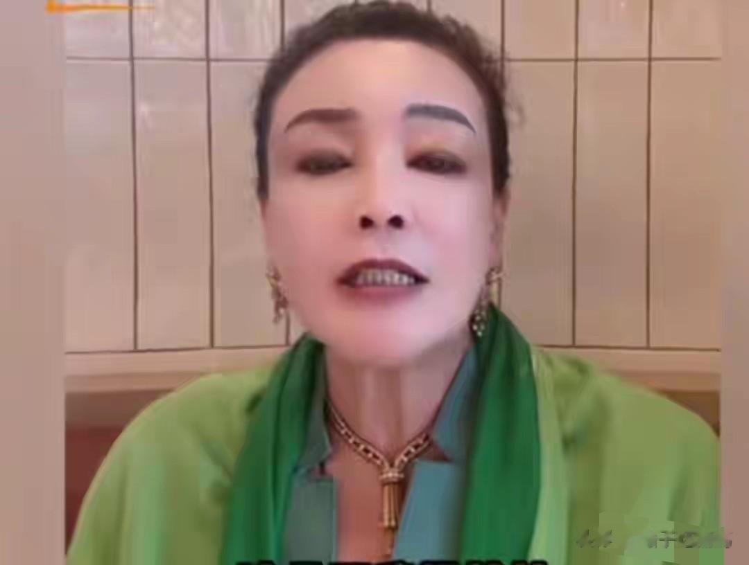 箖箖玥儿抱弟弟，全网泪目：这才是最治愈的手足情！