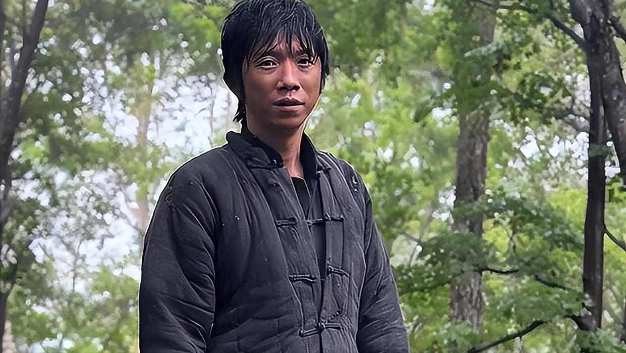 气场盖过白宇，演技不输田雨，44岁的他虽长得不帅气，却是剧抛脸