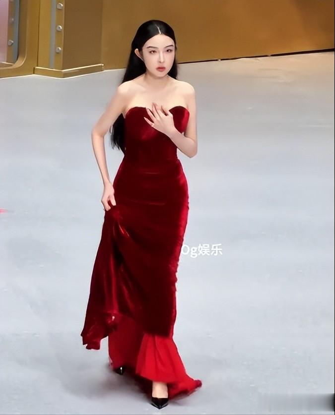 三亚盛典这天：美女网红“见光死”，遍地是玻尿酸、瘦脸针！