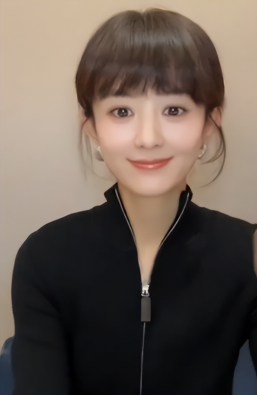 冯绍峰也没想到，黄晓明妈妈的公开表态，竟令赵丽颖实现口碑暴增