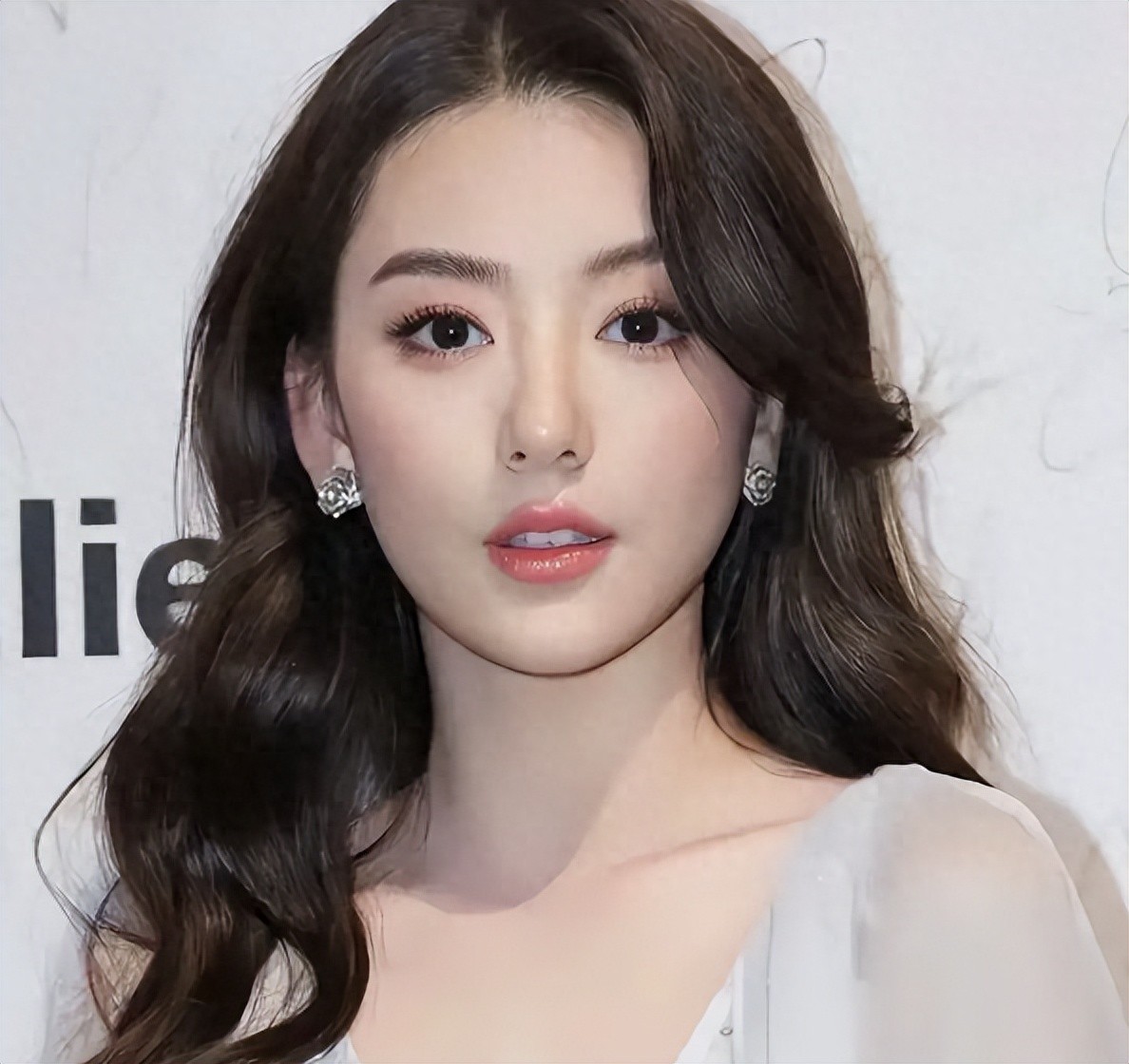 郭富城没想到，生三胎只4个多月，方媛就这样打出一副“王炸”