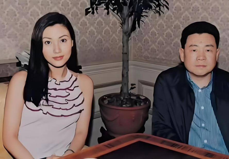 财气养人!46岁甘比越来越漂亮,身家700亿,是刘銮雄最后的女人