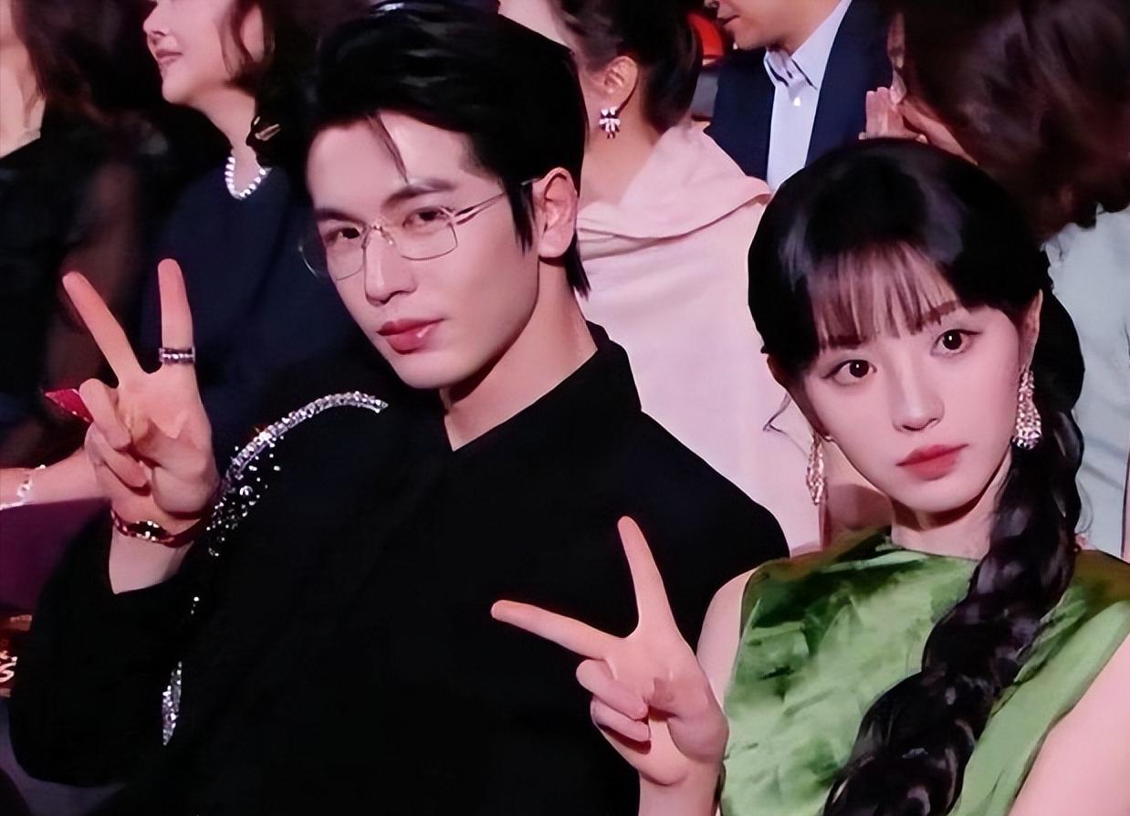 \跳梁小丑\张凌赫跌落神坛,一句话惹众怒处境尴尬,刘亦菲说对了