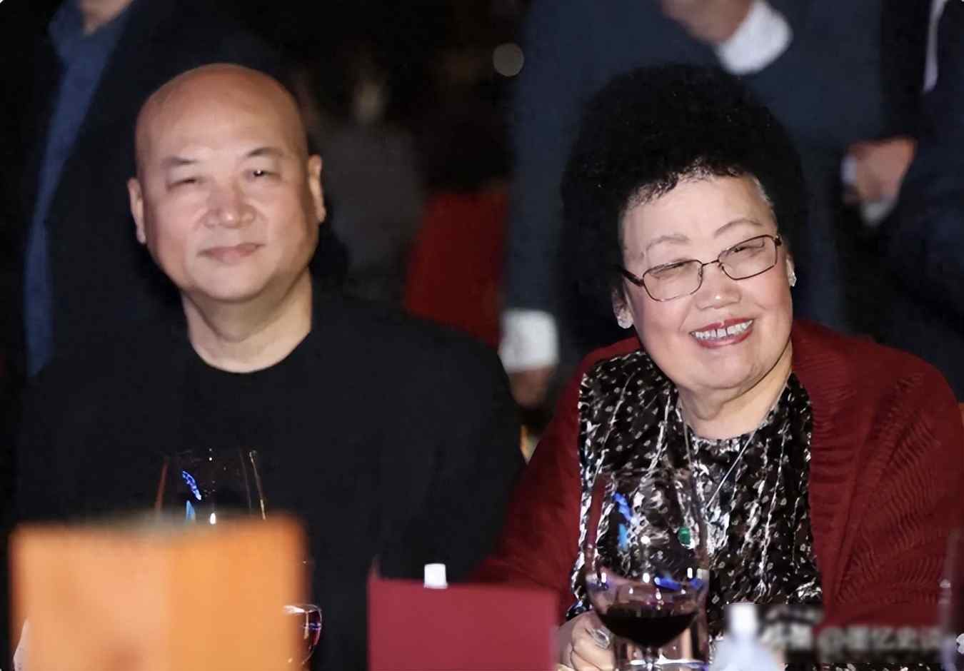 陈丽华走了，遗产没吵没闹，迟重瑞还在守馆，紫檀木香没散