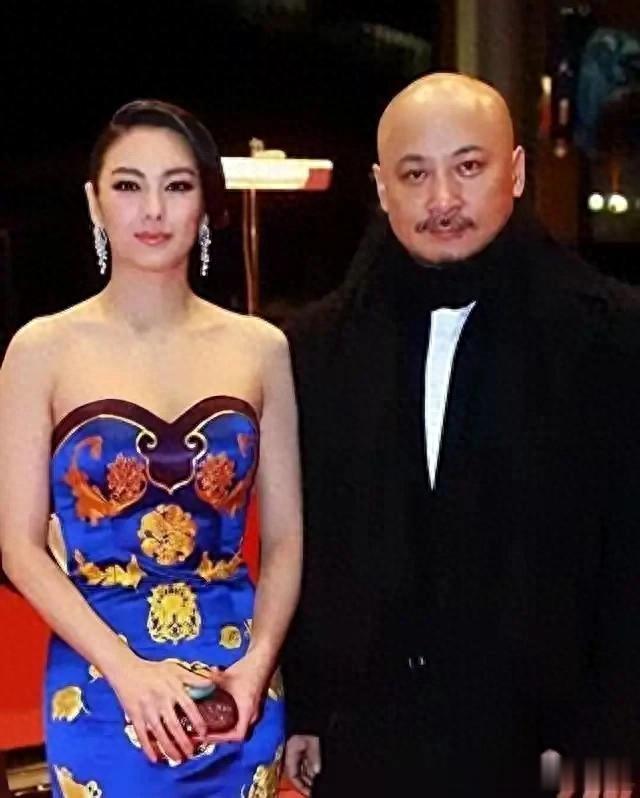 老婆在纽约大杀四方，他花800叫俩人？这大导活该烂尾！