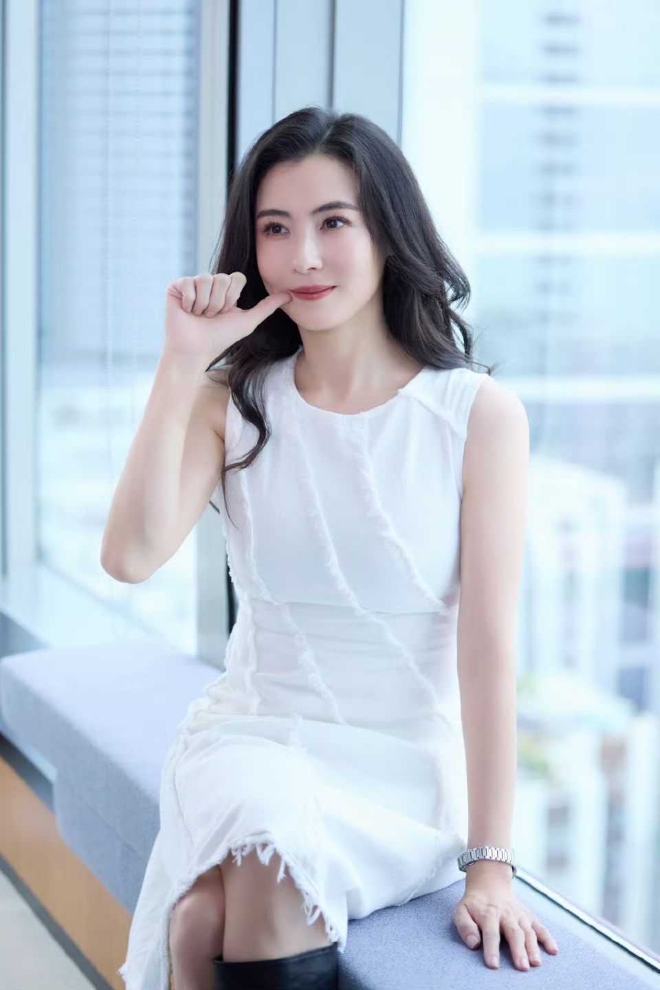 张柏芝今日份营业美照，优雅气质自带韵味