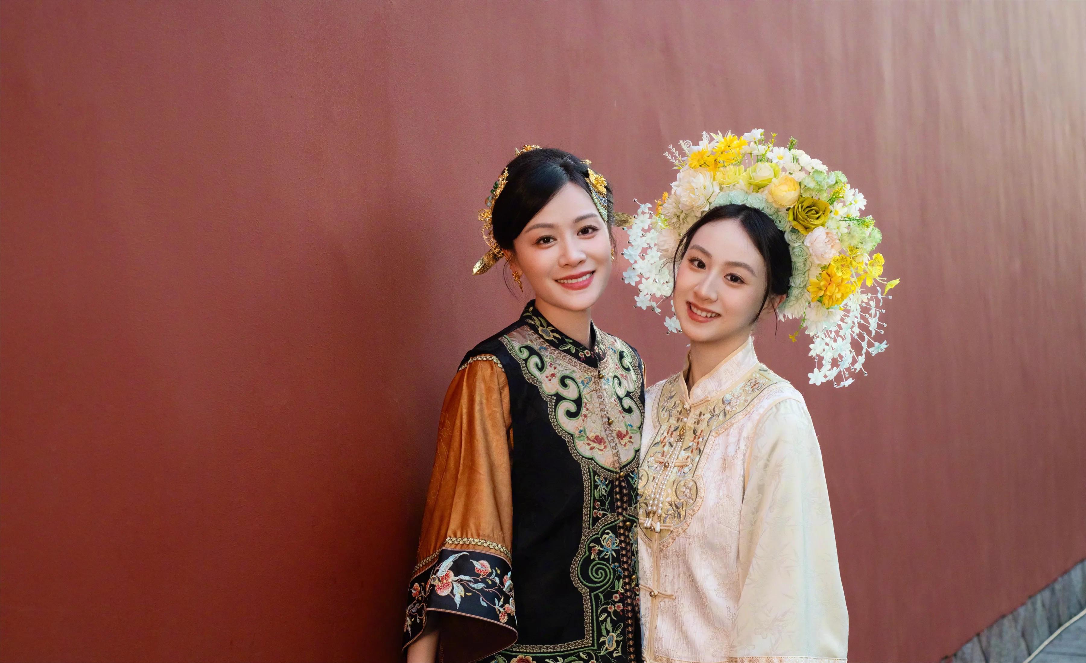 田亮女儿成年了!18岁森碟白裙卷发,下巴变精致了,生日写真太美